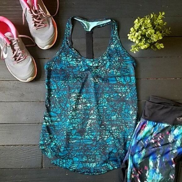 🌼 Old Navy Active Tank - Picture 1 of 7